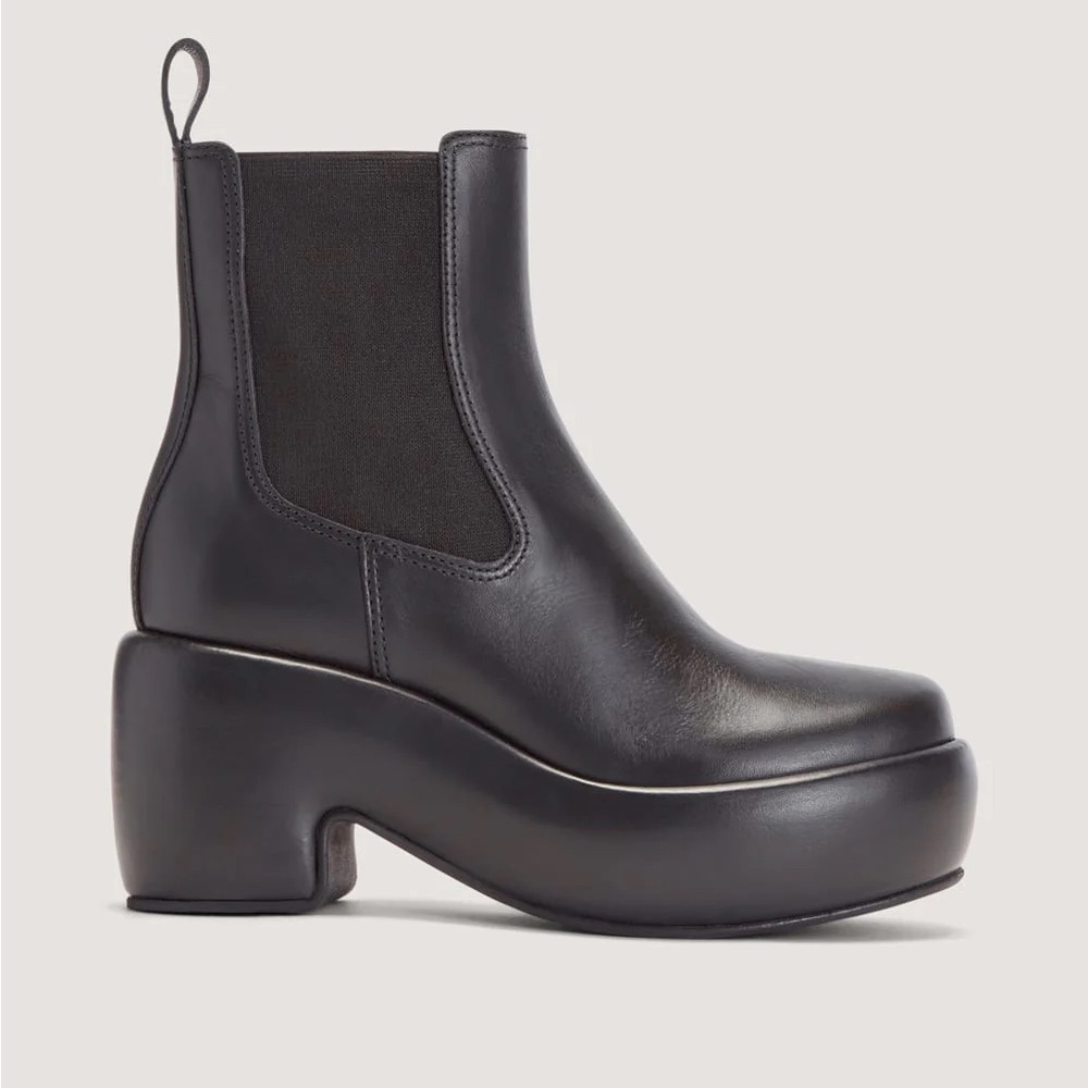 Everlane Black Chunky Ankle Puffa boot new never worn
